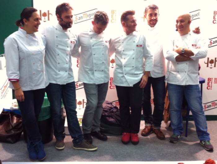Los seis magníficos cocineros que actuaron ayer en Bilbao (foto: Cuchillo)