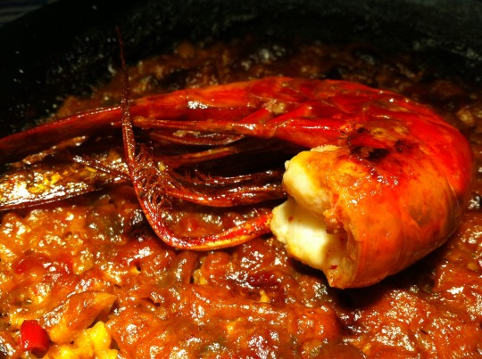 Una muestra de arroz con calamar y carabinero (foto: Cuchillo)