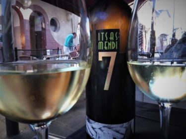 Itsasmendi 7, gran vino en Gure Etxea taberna (foto: Cuchillo)