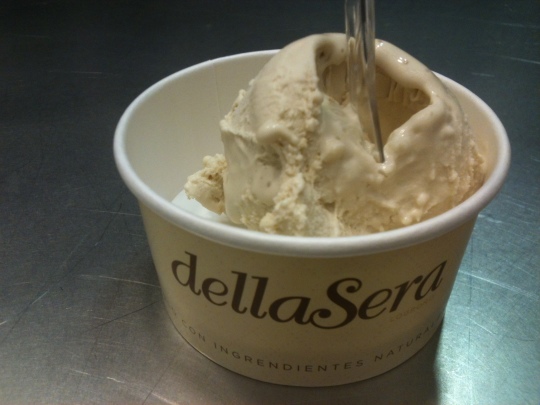 Extraordinario, el helado liado, de lías, de heladería dellaSera (foto: Cuchillo)