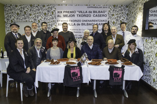 El jurado del XIX Concurso de Txorizos Villa de Bilbao, al completo (foto: Txarriduna)