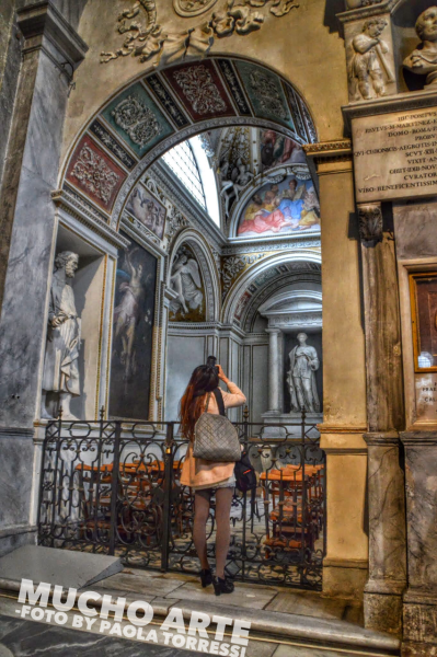 Basílica de Santa María del Popolo, contenedor de obras maestras de Caravaggio,  aquí Dan Brown ambienta una escena del libro Ángeles y Demonios. Como se puede ver en la foto de Paola ese día tocaba la visita del ángel