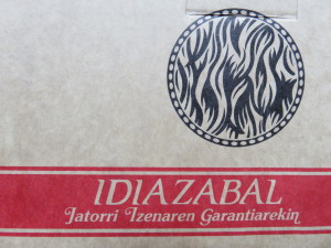 Detalle de una caja de Idiazabal (foto: Cuchillo)