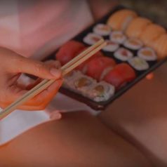 Sushi y metáforas. Solo Astra se centra en la comida