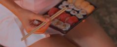 Sushi y metáforas. Solo Astra se centra en la comida